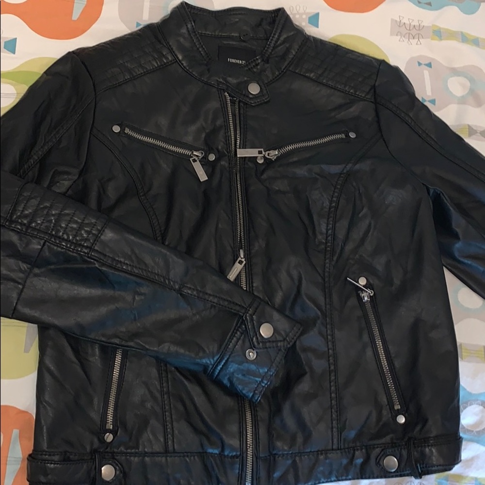 FOUX LEATHER JACKET (NEVER WORN)